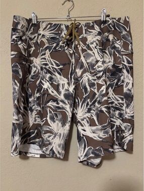 Lululemon Men's Swim Shorts Size 36 Brown Abstract Print